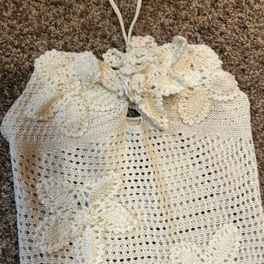 Elegant Cream Midi Dress - Picture 2 of 8